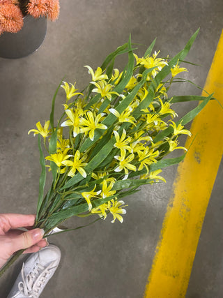 Mini Lily Bush 21" Yellow