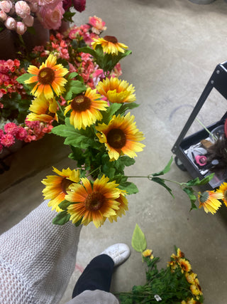 Wheel Flower Spray Yellow 21"