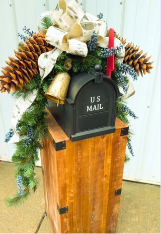 Holiday Mailbox Swag